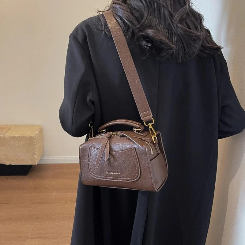 New fashion box Handbag 2024 girls Luxury handbag purse women's Trendy Design women Wide shoulder Strip bag
