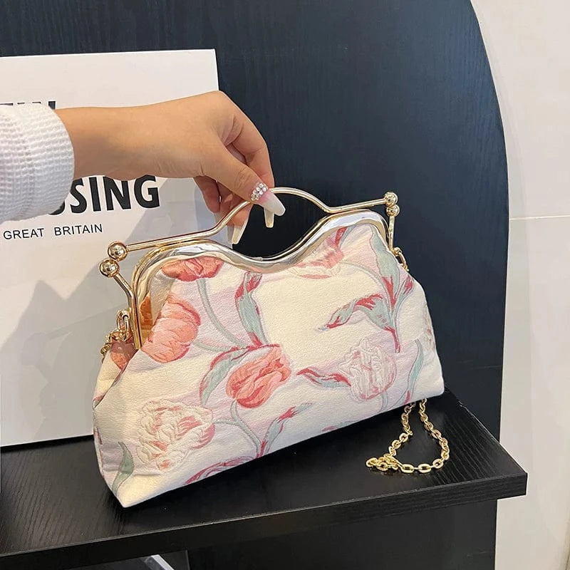 New fashion handbags 2024 light feminine charm chain bags lady design purses For Women