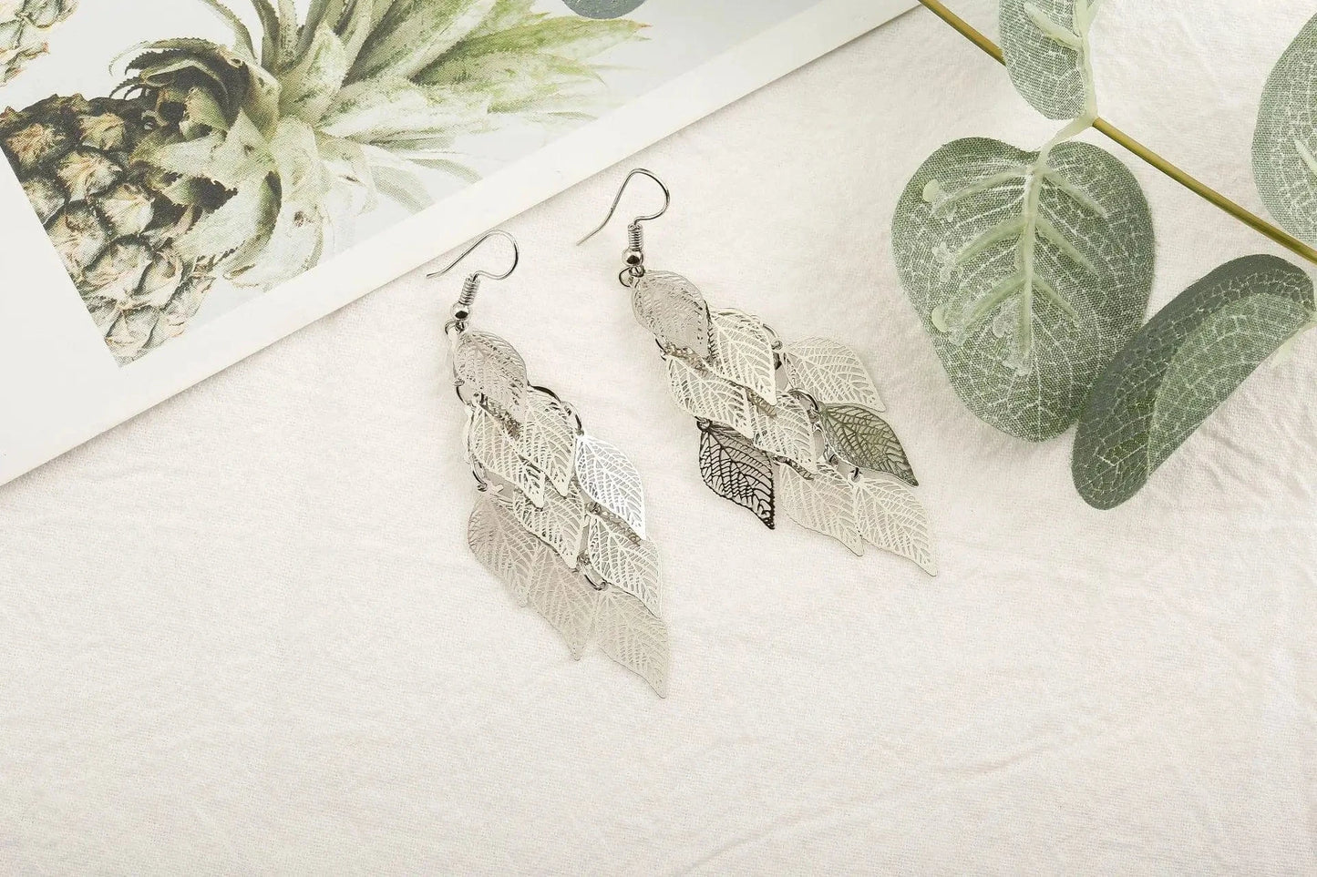 New fashion leaf earrings color copper earrings jewelry