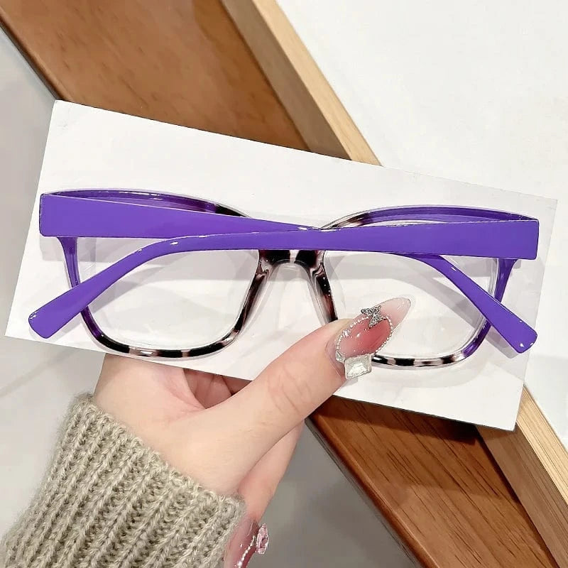 New retro classic square-framed reading glasses with gradient color matching, trendy and fashionable reading glasses