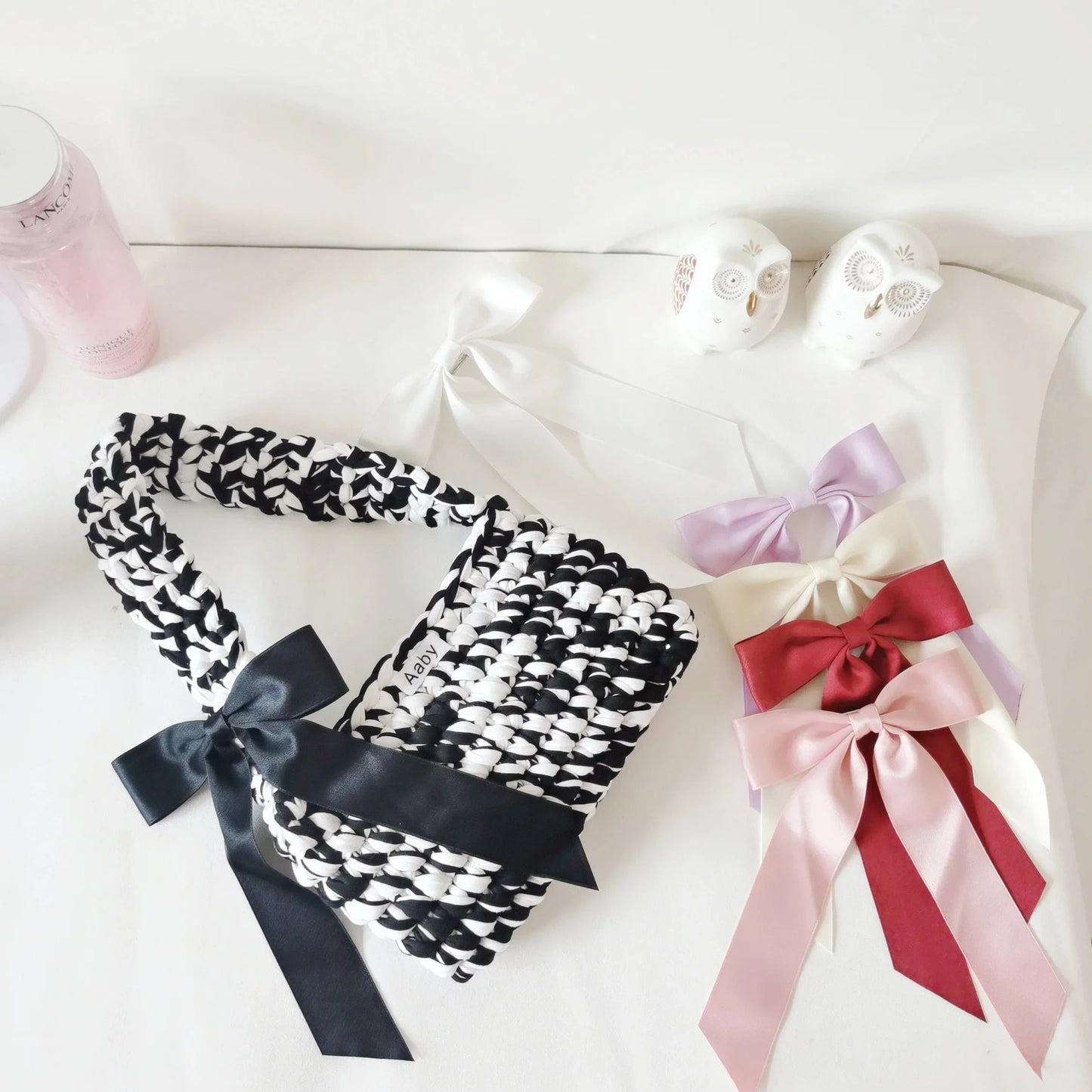 Only the Bow 2024 Factory Direct Sales Fashion Crochet Armpit Bag For Women Small Crescent Shoulder Bag Underarm Purse Phone Bag With Bow
