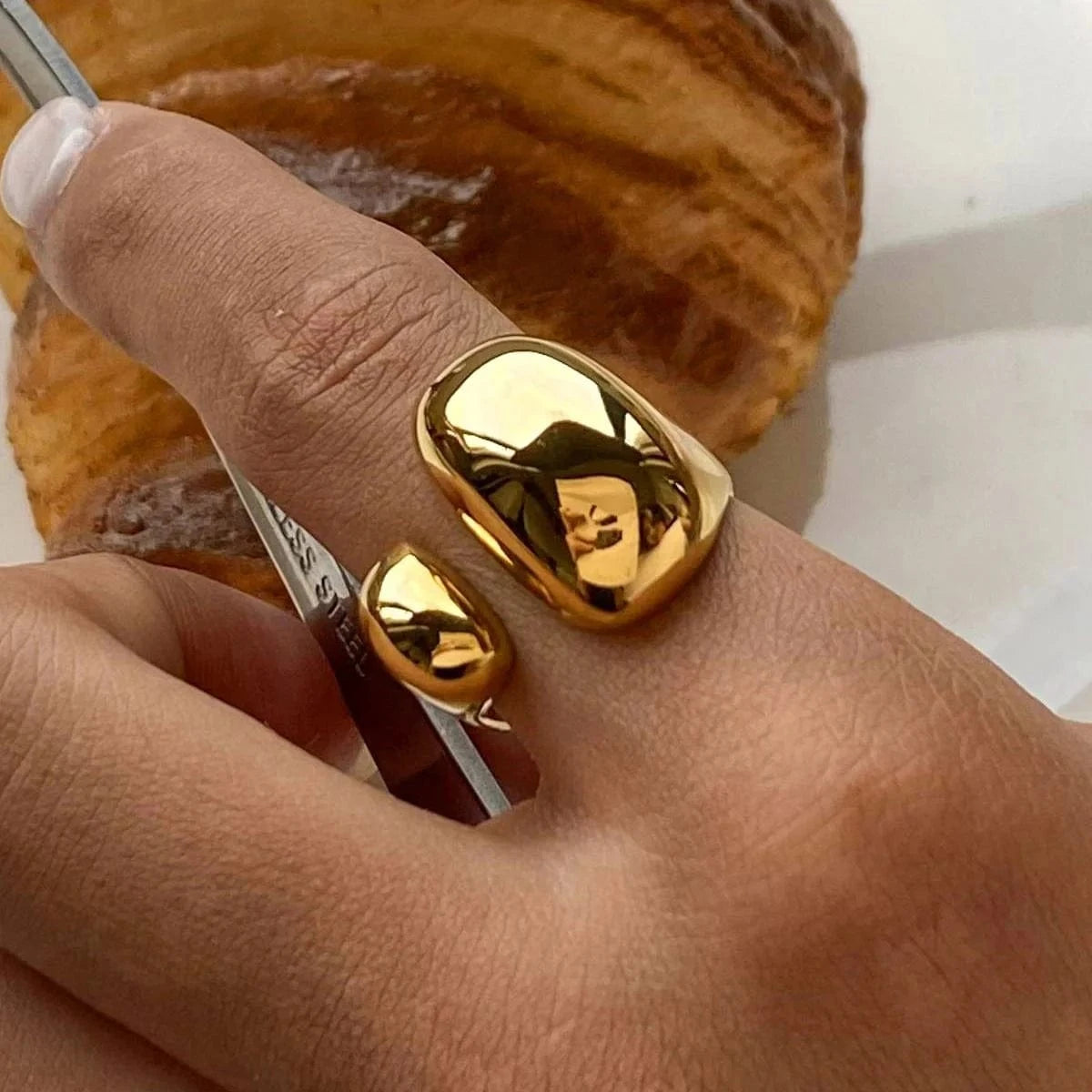 open ring / Cute / R2473 R2473 Jewelry Asymmetrically Sized Double Split Ring 18K PVD Gold Silver Plated Stainless Steel Clean Fit Ring