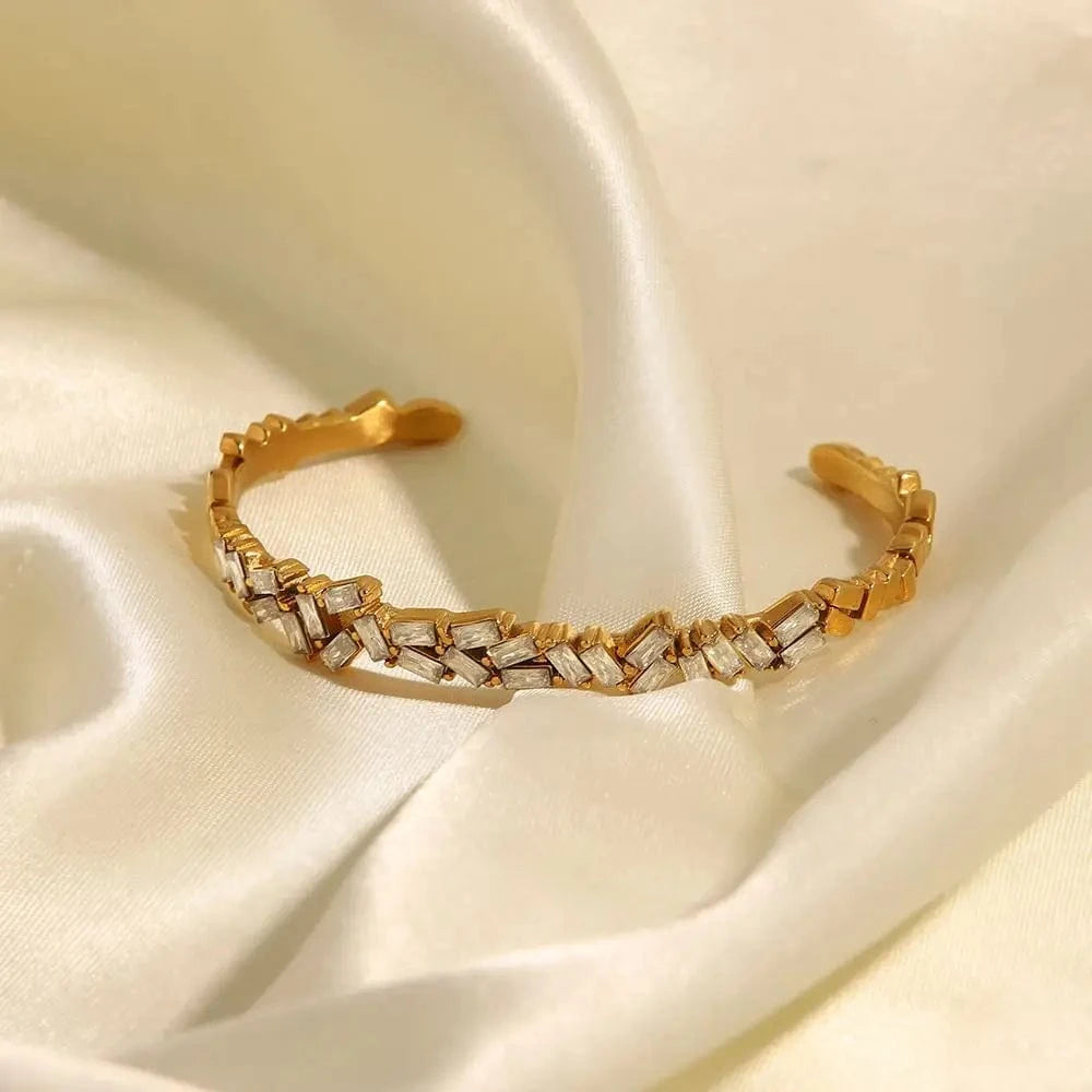 Picture / BG912 BG912 New Trendy 18k Gold Plated Stainless Steel Jewelry Party Gift Opening White Cubic Zirconia Bangles