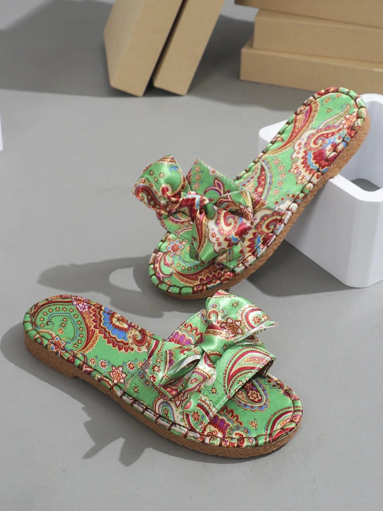 Plus-size summer fashion casual new slippers for women 2025 flat flat slippers with bow