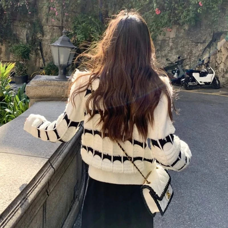 Plus Size / White 2023 Autumn winter new arrivals high quality fashion women striped fringe round neck short design puffy sleeve pullover sweater