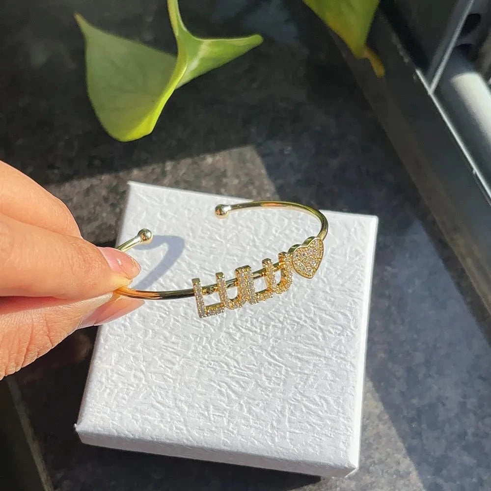 Qiuhan OEM 9mm Zircon Letter Pave Setting Copper Custom Name Bangle For Kid
