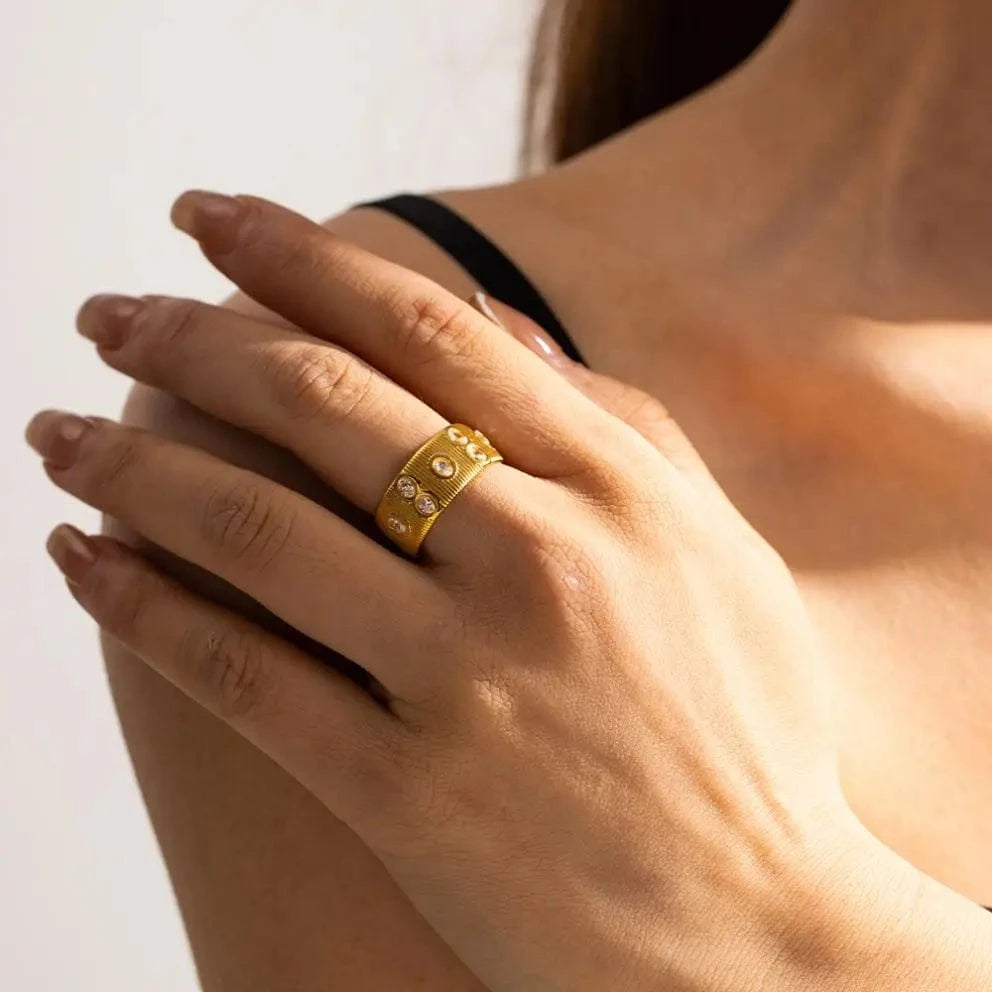 R1892 Waterproof 18K Gold Plated Stainless Steel Clear Pink Cubic Zirconia Texture Wide Finger Ring for Women