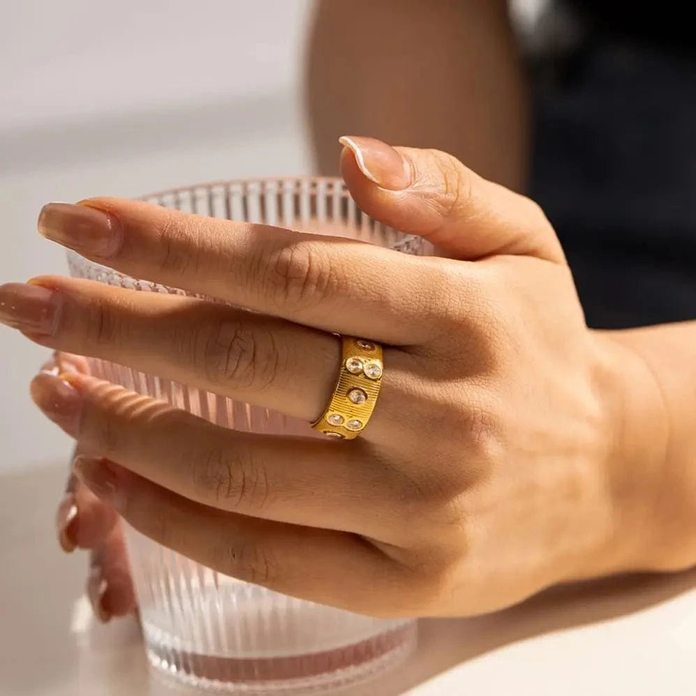 R1892 Waterproof 18K Gold Plated Stainless Steel Clear Pink Cubic Zirconia Texture Wide Finger Ring for Women