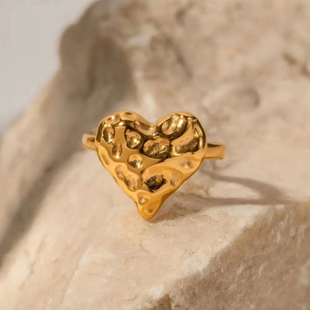 R1943 Stainless Steel 18K Gold Plated Jewelry Gift Waterproof Hammered Texture Heart Rings for Girls