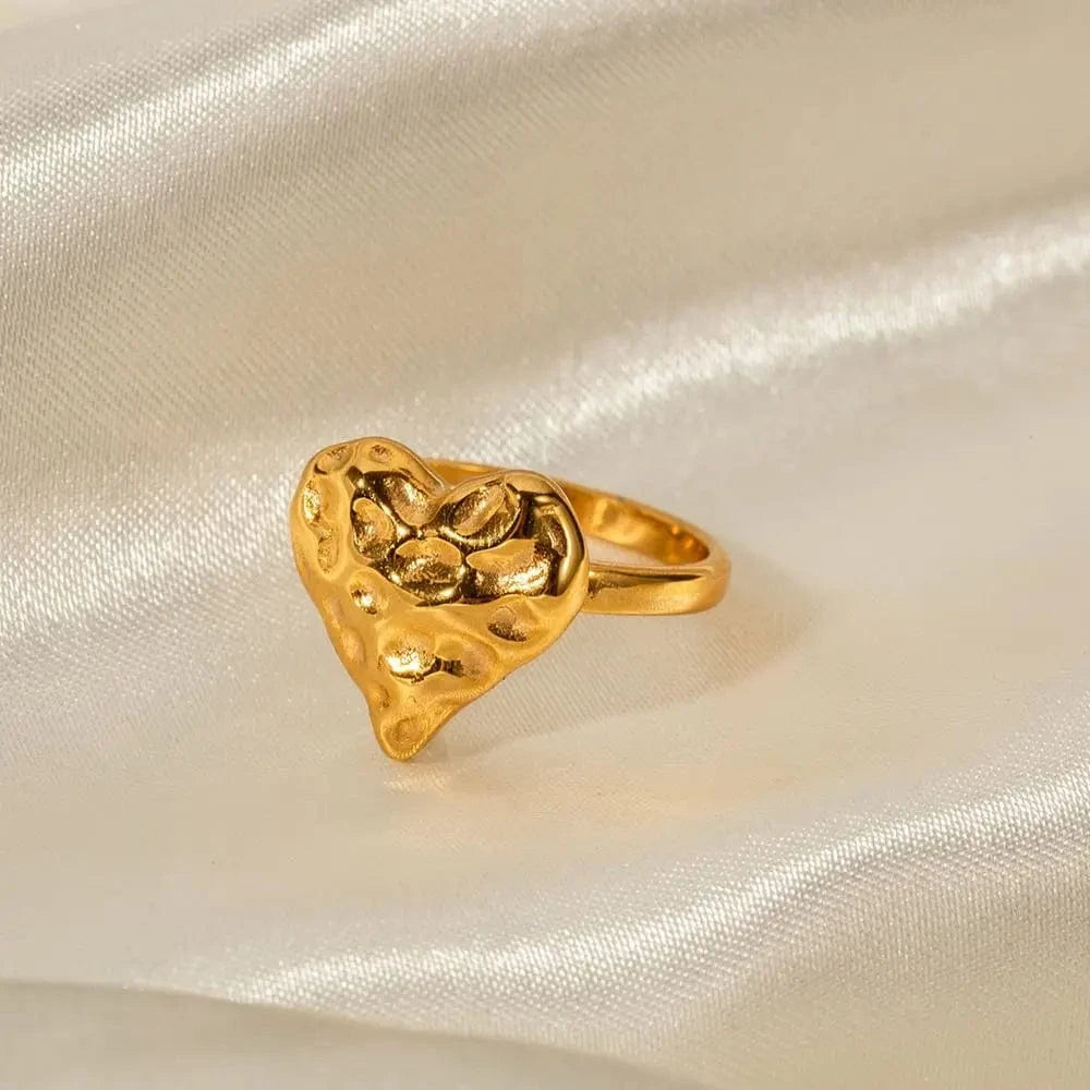 R1943 Stainless Steel 18K Gold Plated Jewelry Gift Waterproof Hammered Texture Heart Rings for Girls