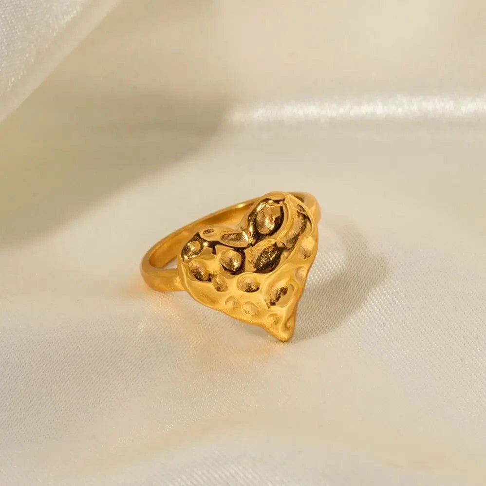 R1943 Stainless Steel 18K Gold Plated Jewelry Gift Waterproof Hammered Texture Heart Rings for Girls