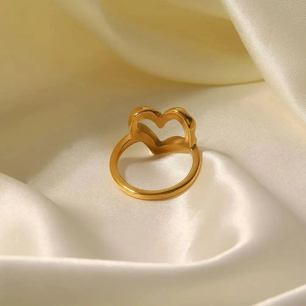 R2028 Waterproof 18k Gold Plated Stainless Steel Jewelry Hammer Pattern Hollow Heart Rings for Women