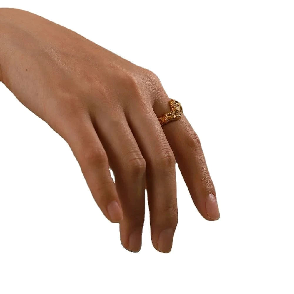 R2071 Punk 18K Gold Plated Stainless Steel V Shape Hammered Surface Minimalist Hip Hop Rings Jewelry