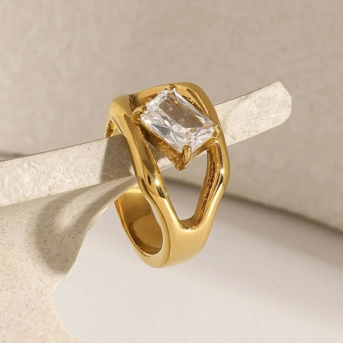 R2420 Double-Layer Hollow Ring 18k Stainless Steel White Rectangular Zircon Stone Rings