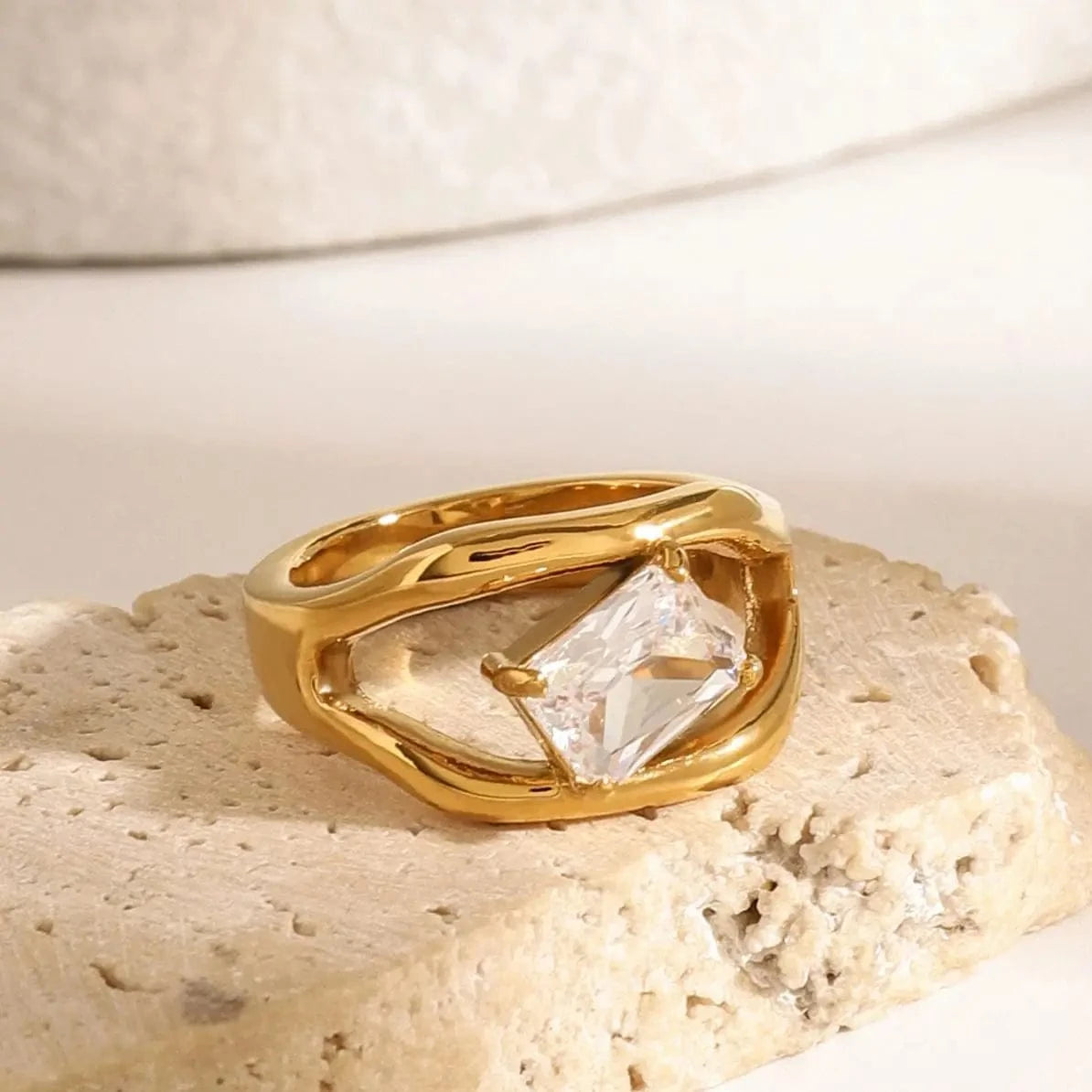 R2420 Double-Layer Hollow Ring 18k Stainless Steel White Rectangular Zircon Stone Rings