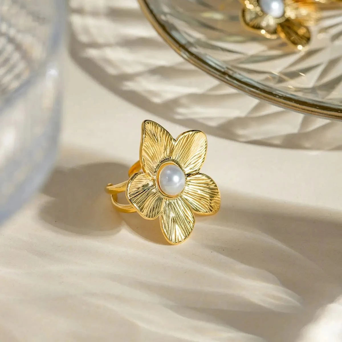 R2613 18K Gold Plated Stainless Steel Butterfly Flower Adhered White Glass Pearl Open Ring