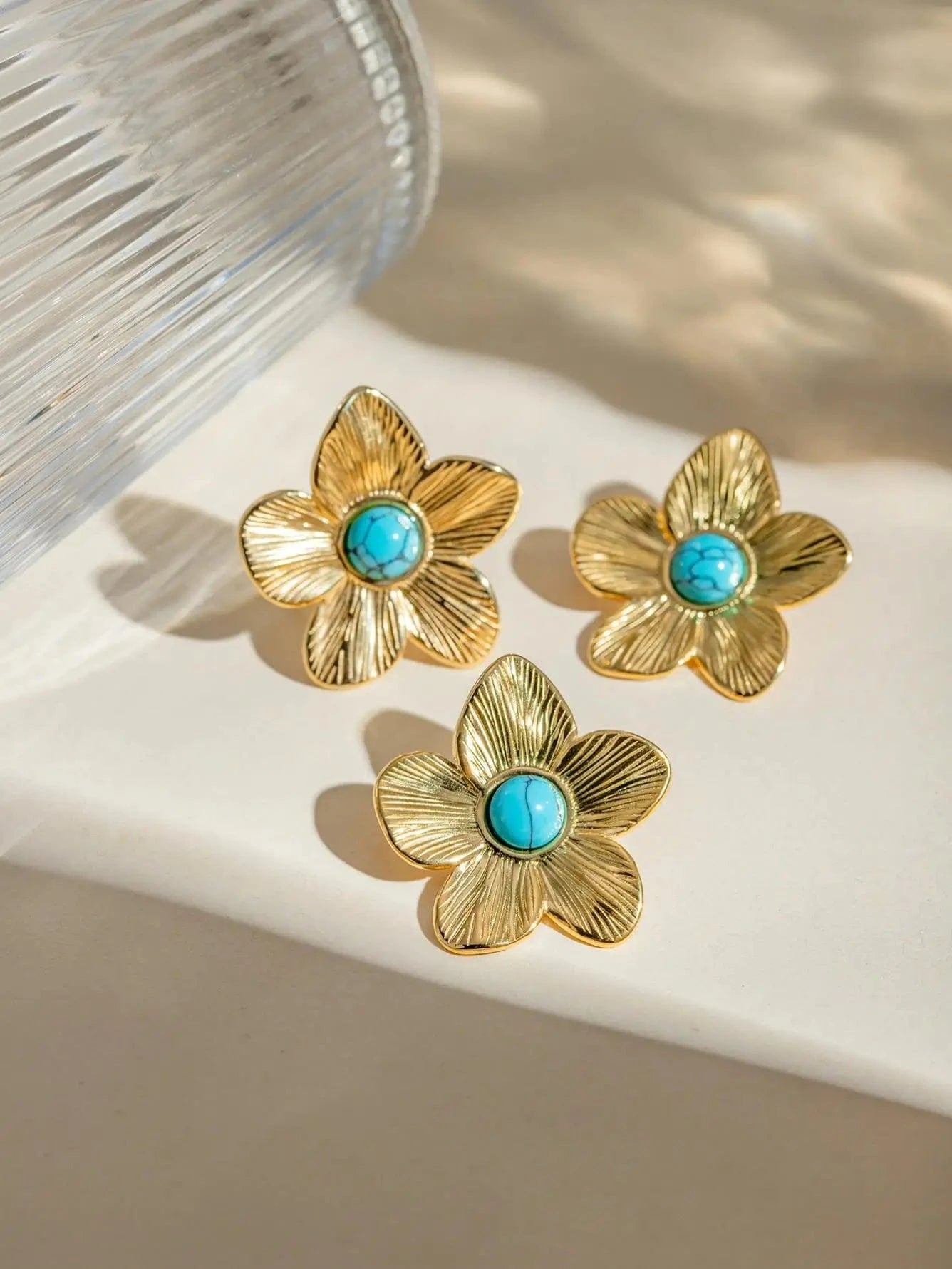 R2613 18K Gold Plated Stainless Steel Butterfly Flower Adhered White Glass Pearl Open Ring