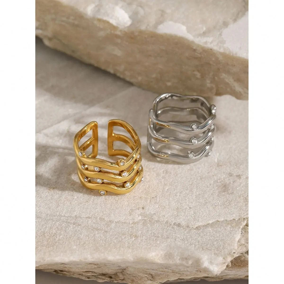 Resizable / Hiphop / R2617 R2617 J&D18K Gold IP Plateding Stainless Steel Irregular Crystal Round Three Layers Wave Opening Resizable Ring