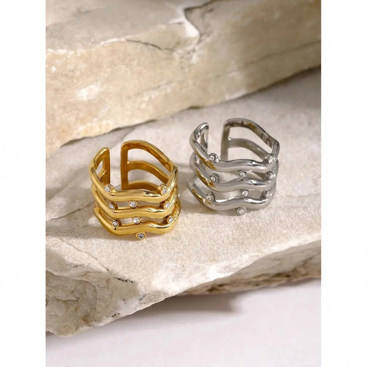 Resizable / Hiphop / R2617 R2617 J&D18K Gold IP Plateding Stainless Steel Irregular Crystal Round Three Layers Wave Opening Resizable Ring