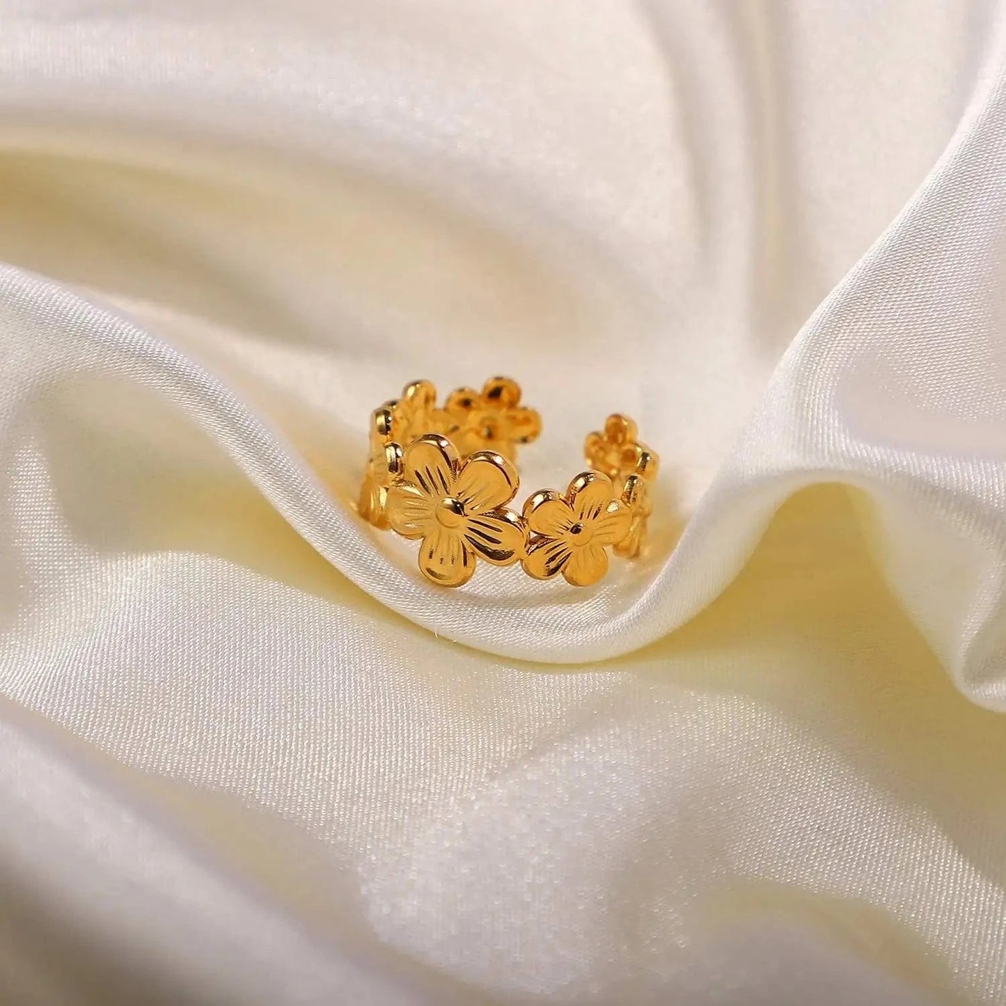 Resizable / R2116 R2116 Tarnish Free 18k Gold PVD Plated Waterproof Finger Jewelry Waterproof Stainless Steel Flower Adjustable Opening Rings