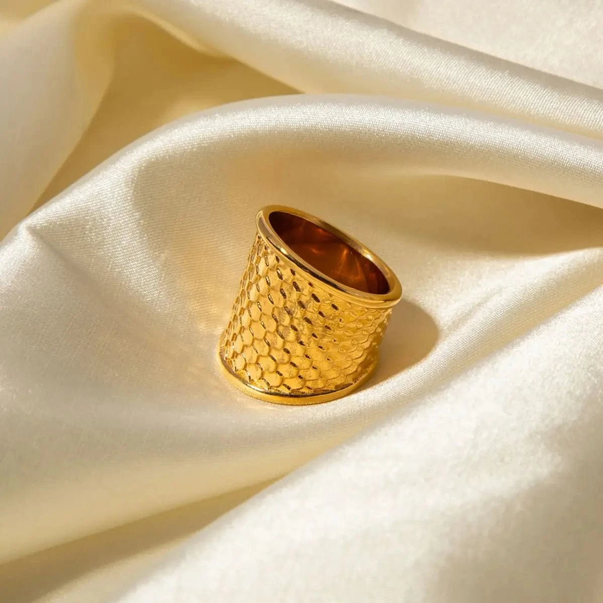 Resizable / TRENDY / R2690 R2690 Designer 18K PVD Gold Plated Fish Scale Rings 18k Real Stainless Steel Gold Plated Fashion Ring For Women