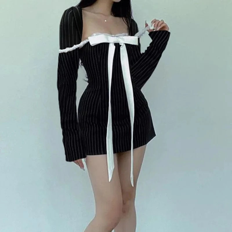 RNSHANGER Elegant Bow Patchwork Long Sleeve Dress Retro Square-neck Lace Stitch Bodycon Mini Dresses 2024 Evening Party Dress