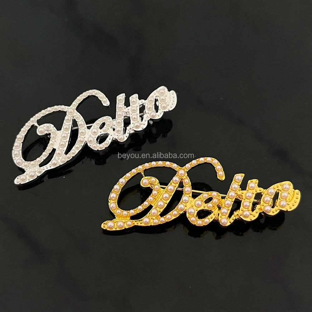Script OO-OOP Diva Delta Letter Greek Sorority Lapel Pin For Women White Pearl Pins Gift for Women Girls Brooch Jewelry