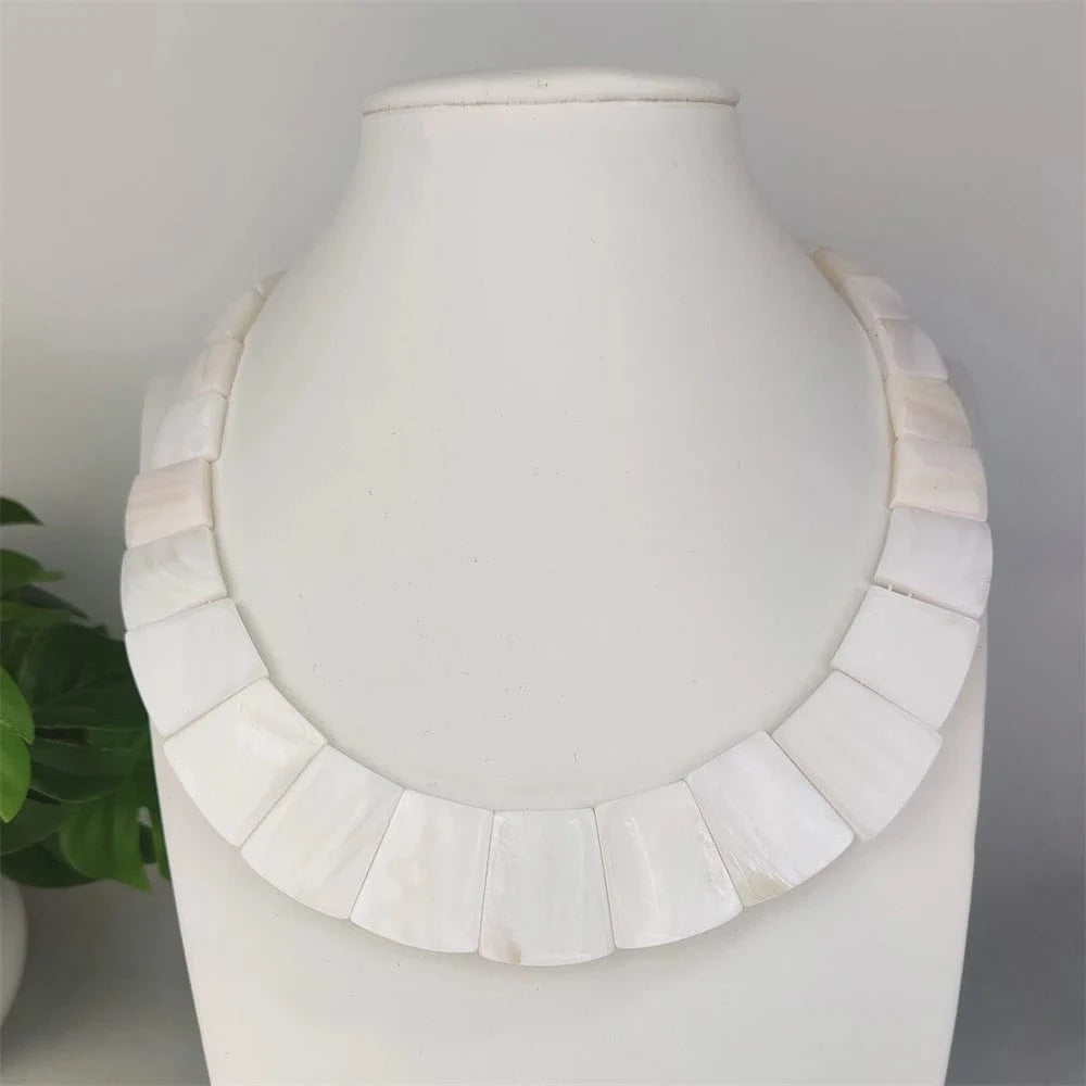 shell necklace / 16inches / Ivory Trendy Hawaiian Jewelry Real Sea Shell Craved Mother Of Pearl Beads Necklace High Quality Unique Shell Choker Clavicle For Girl