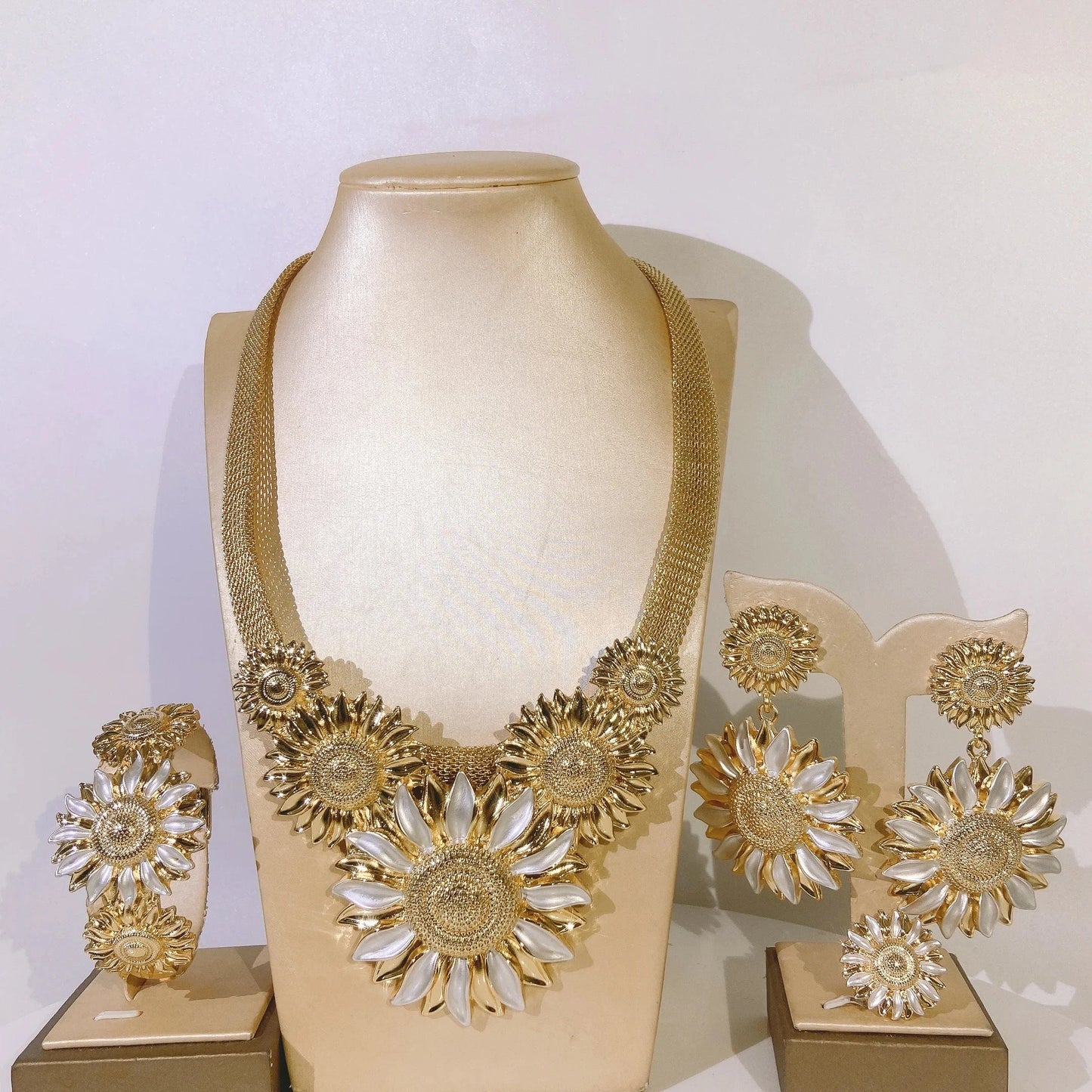 simple / Gold Yulaili Women Dubai Jewelry Set Wedding For Bride Rings Earring African Earrings Bohemian sun flower shape Necklace Jewelry Sets