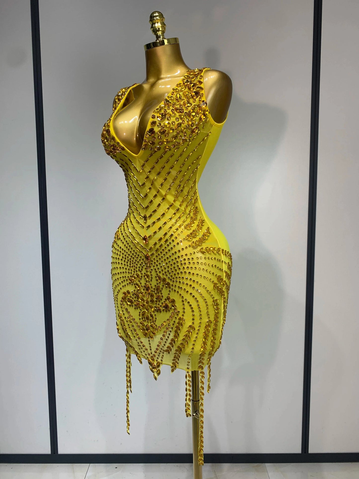 Sparkly Rhinestone Mesh See Through V Neck Dress Women Sexy Performance Stage Costume Evening Party Club Luxury Birthday Outfit