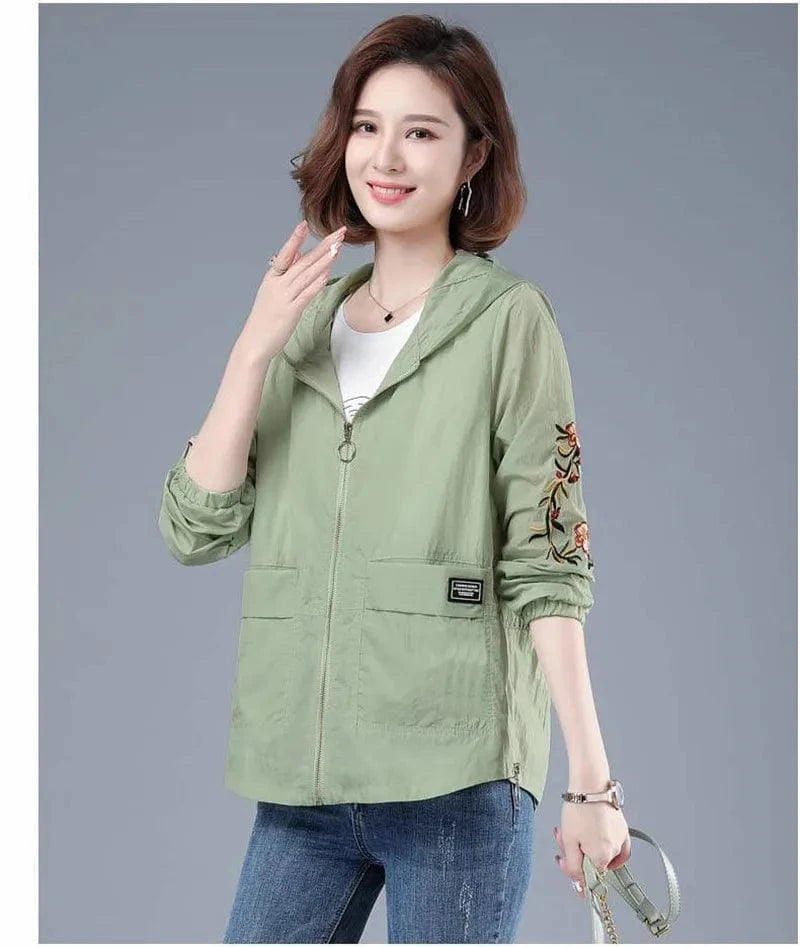 Spring Thin Short Mom Jacket Women 2025 New Breathable Sun Protection Clothing Femme Middle-Aged Mom Summer Sun Protection Shirt