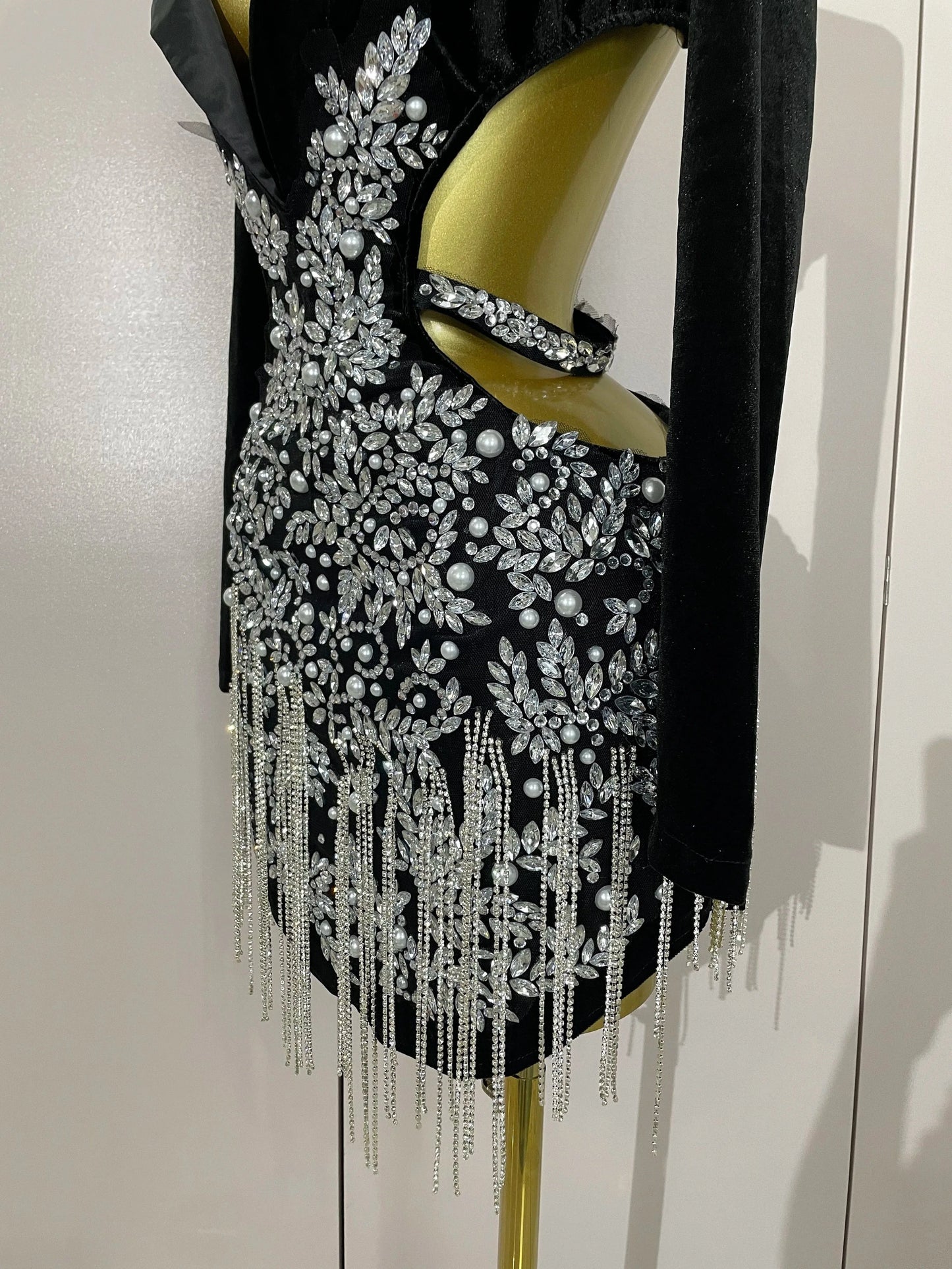 Stock Luxury Diamonds Tassel Sexy Hollow Out Black Mini Dress Woman Evening Celebrate Birthday Party Stage PhotoShoot Costume