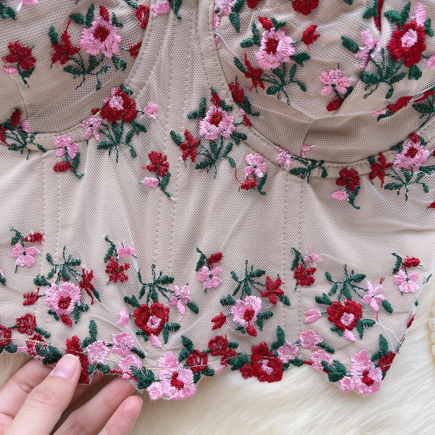 Summer New Retro Embroidery Fragmented Flower Bra Lace Sexy Slimming Short Women's Vests