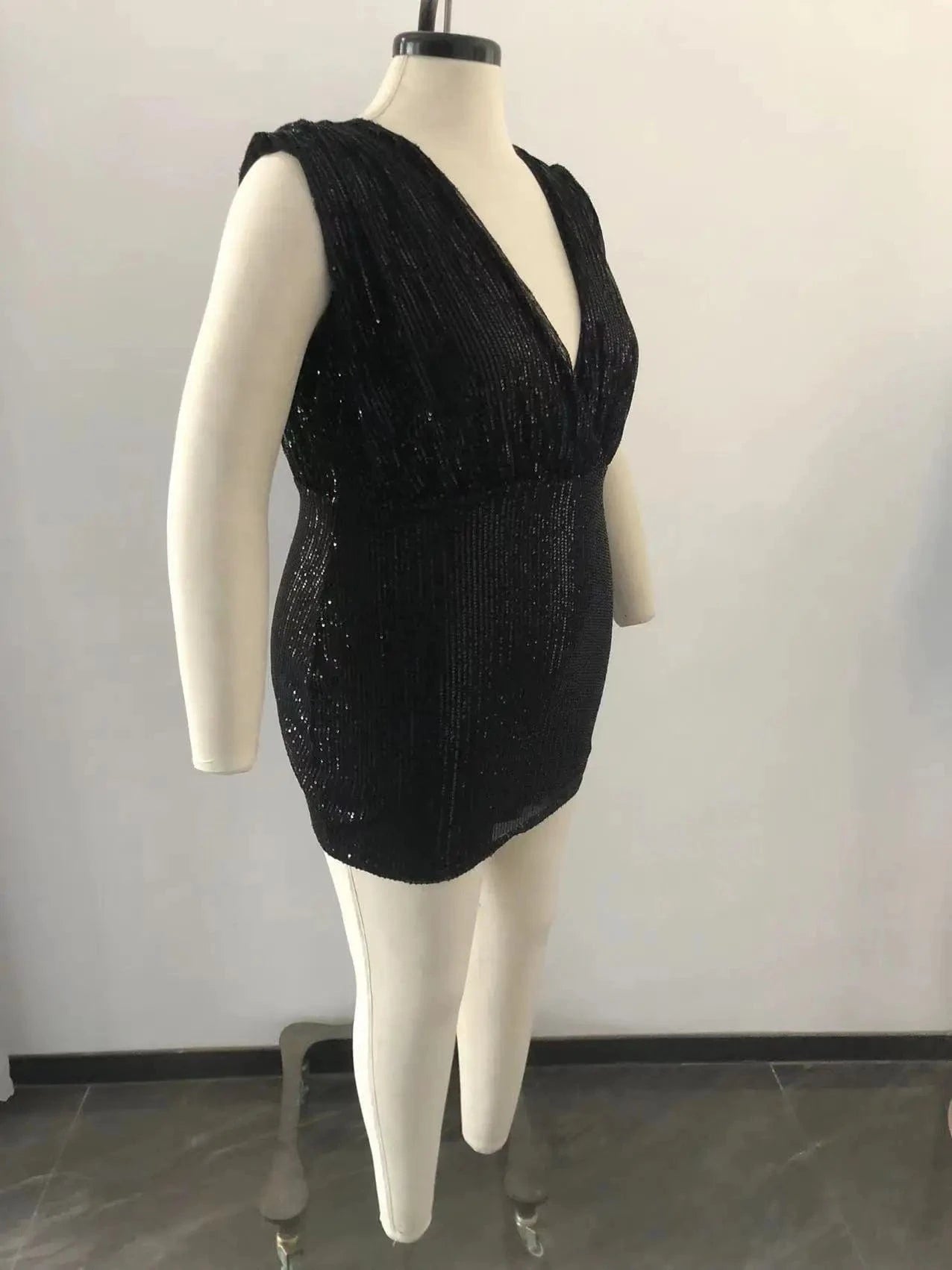 Summer Wear Plus Size Sequins Dress for XL-5XL Women Clothing Solid Sexy V-neck Plus Size Women Dress