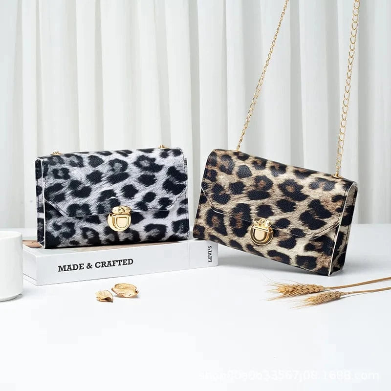 The New 2024 Mini Leopard Print Bag Vintage Chain Single Shoulder Crossbody Handbag Women's Small Square Zebra Mobile Phone Bag