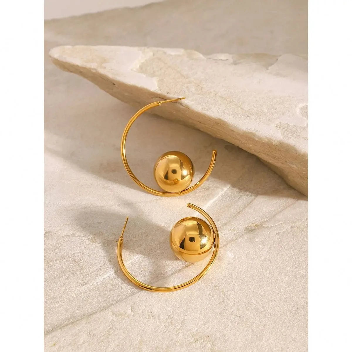 TRENDY / E2410 E2410 New 18k Gold Stainless Steel Minimalist Hollow Ball Earrings Chic Design for Everyday Wear