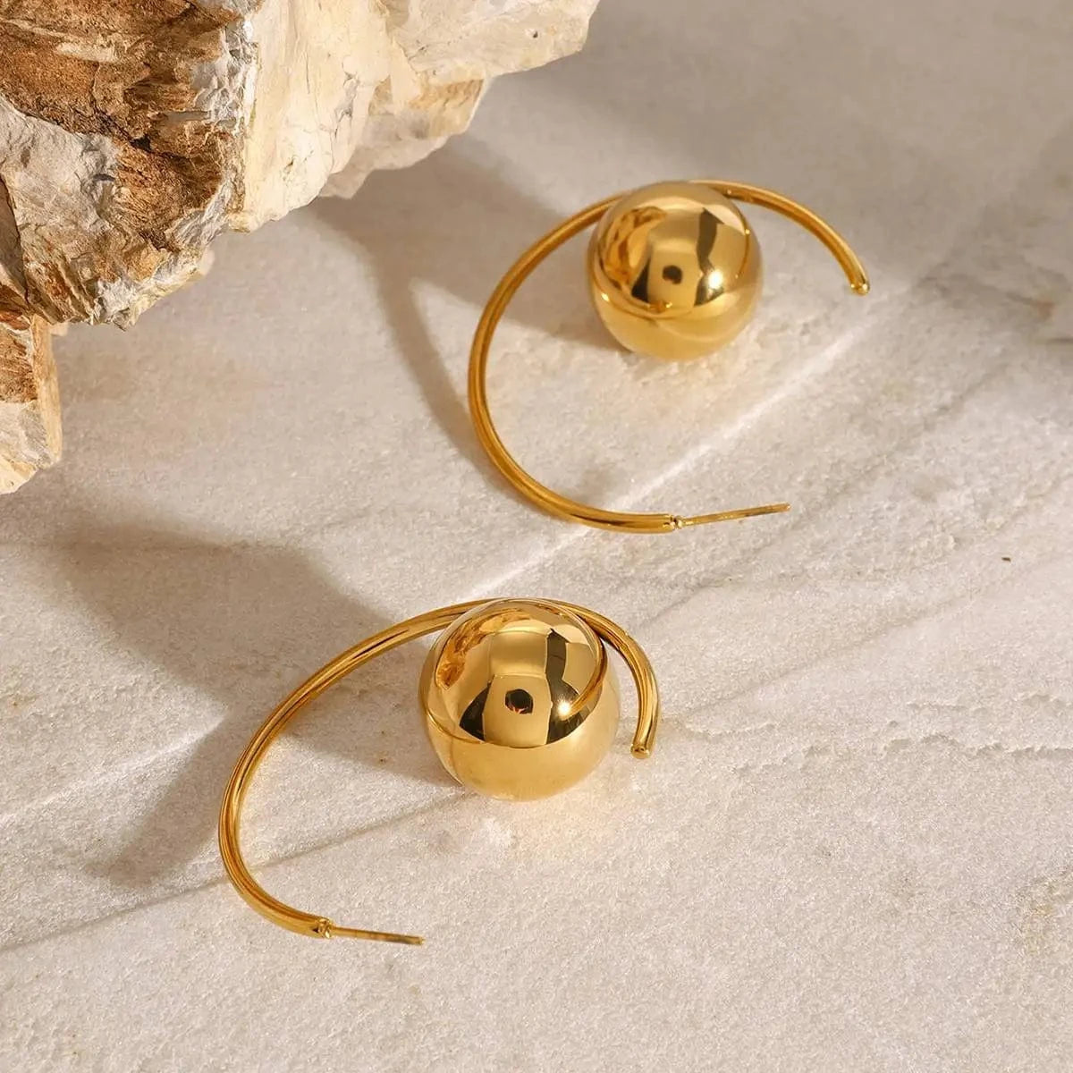 TRENDY / E2410 E2410 New 18k Gold Stainless Steel Minimalist Hollow Ball Earrings Chic Design for Everyday Wear