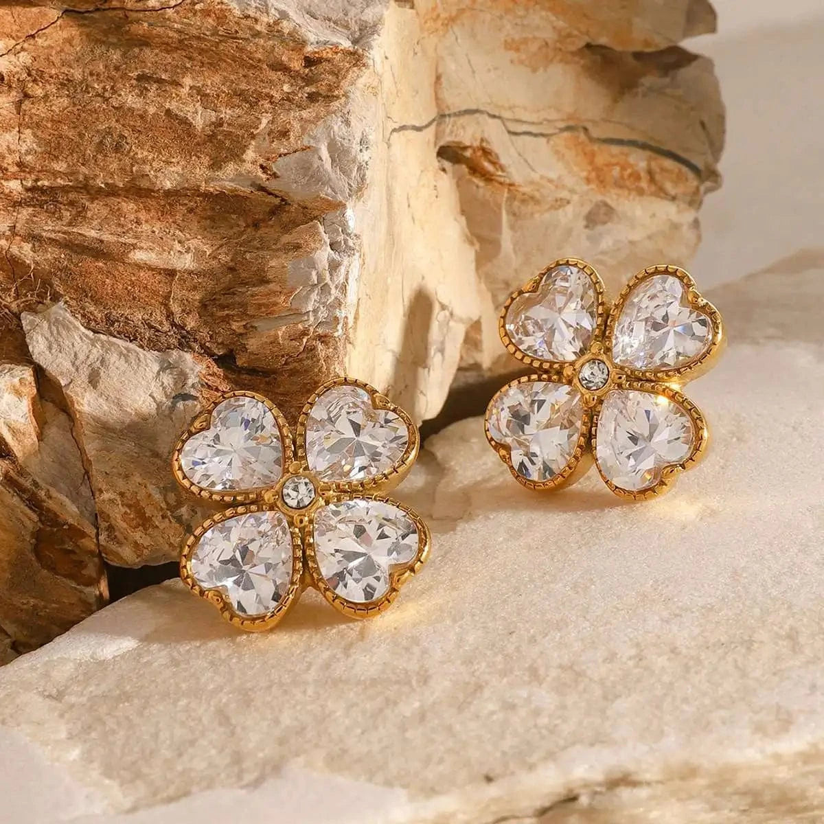 trendy / E2446 E2446 Designer Jewelry Stainless Steel Gold Plated Earrings Women White Zircon Four-leaf Clover Heart Earrings