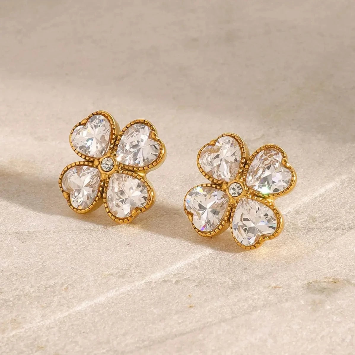 trendy / E2446 E2446 Designer Jewelry Stainless Steel Gold Plated Earrings Women White Zircon Four-leaf Clover Heart Earrings