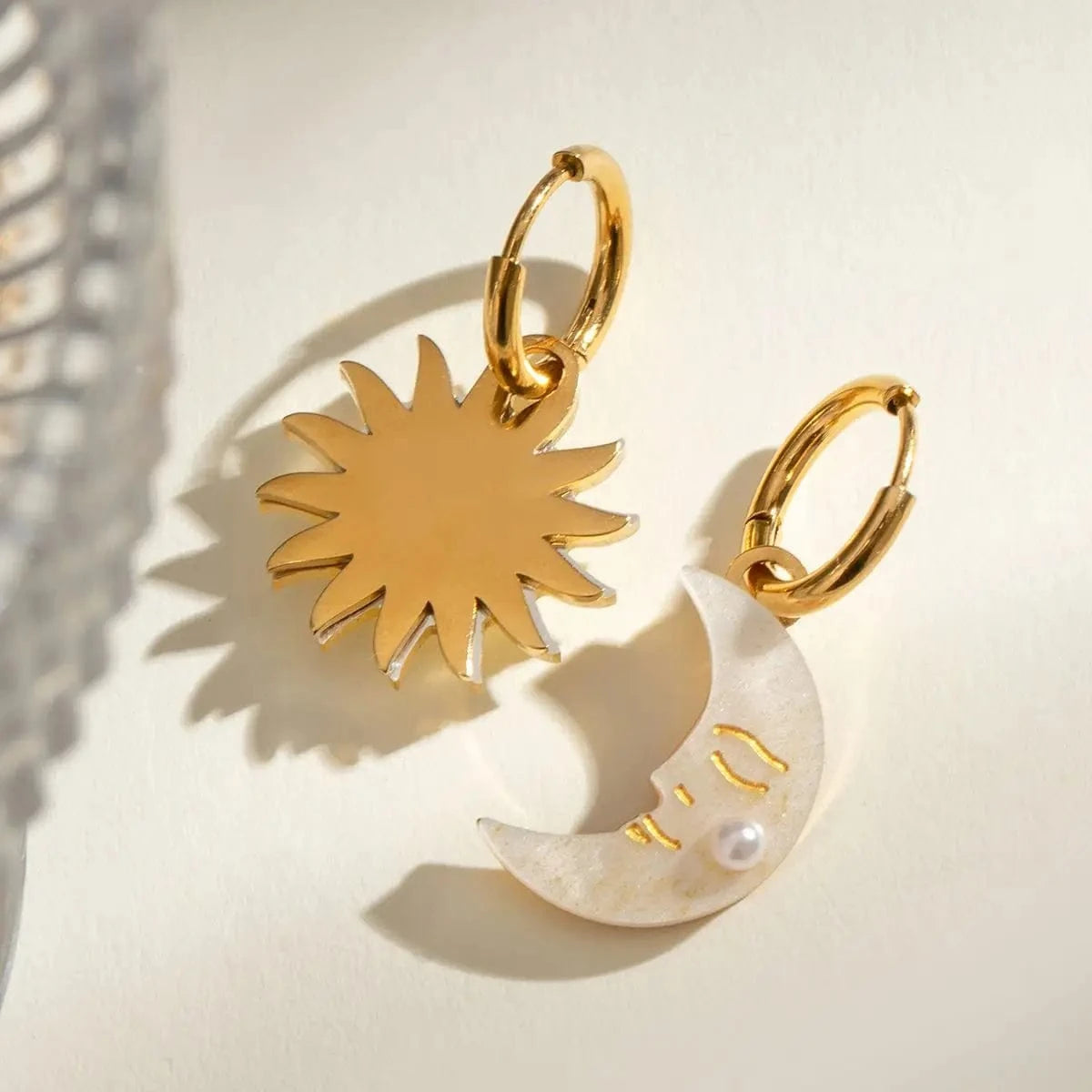 trendy / E2448 E2448 18k Gold Stainless Steel Sun Moon Bead Shell Pearl White Shell Hoop Earrings Unique Stylish Design For Daily Wearing