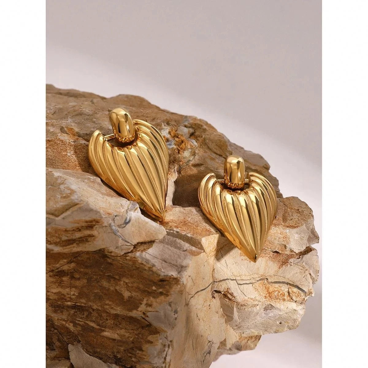 trendy / E2502 E2502 Designer Jewelry 18K Gold Stainless Steel Earrings Women Heart Geometric Textured Hoop Earrings
