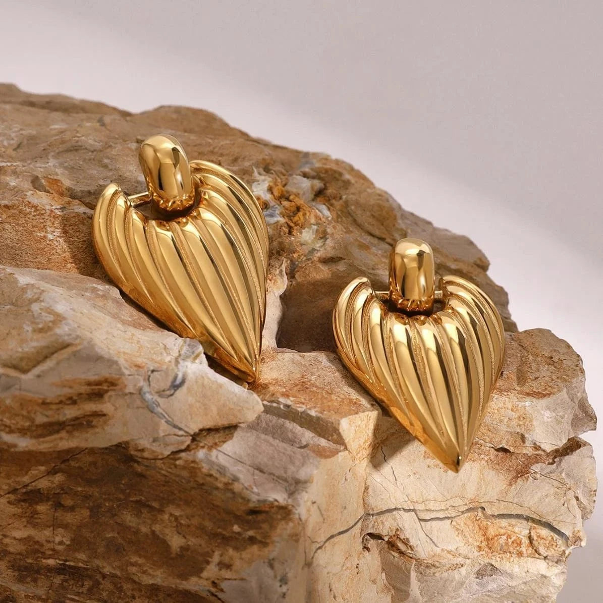 trendy / E2502 E2502 Designer Jewelry 18K Gold Stainless Steel Earrings Women Heart Geometric Textured Hoop Earrings