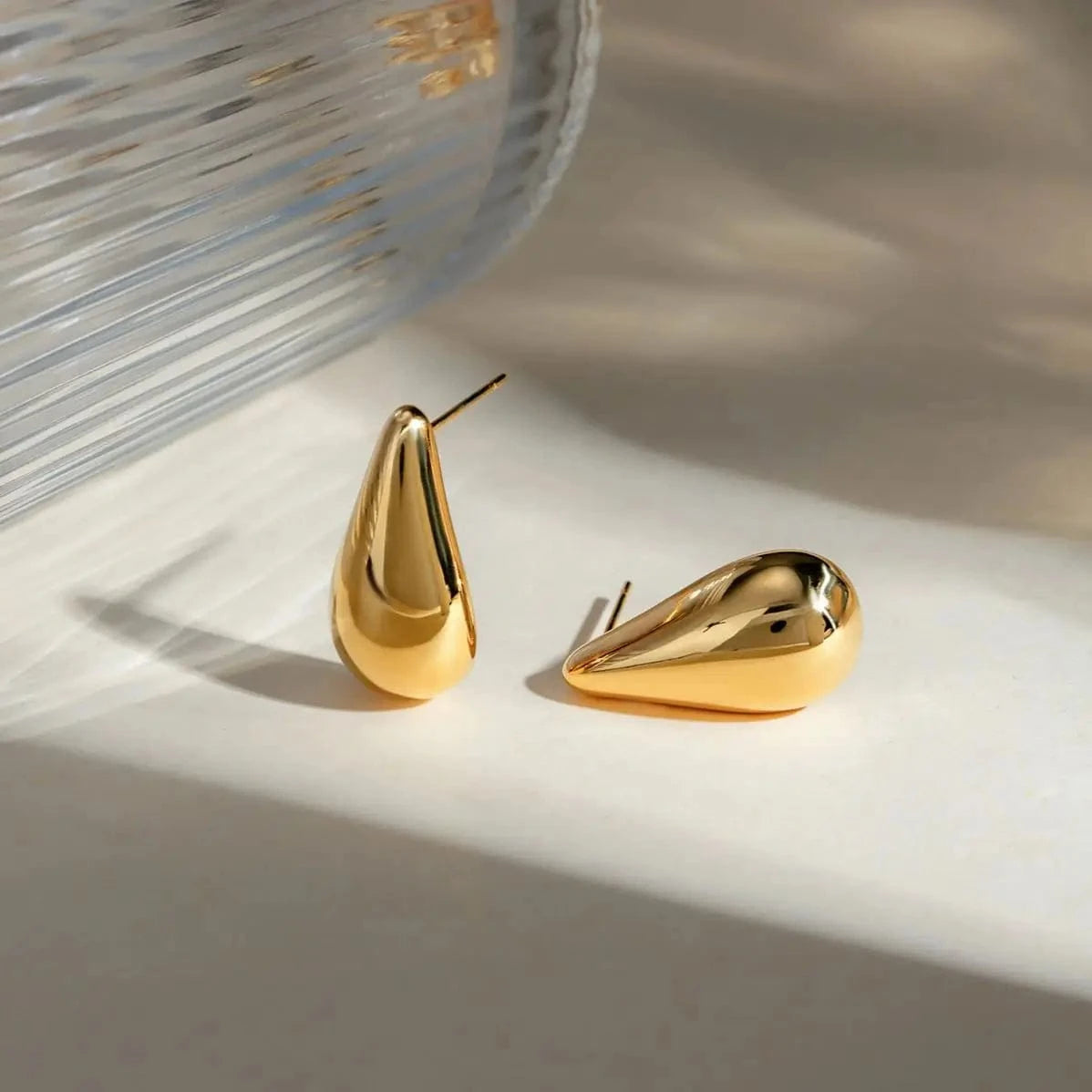 Trendy / E2670 E2670 18K Gold Plated Stainless Steel Smooth Drop-shaped Earrings