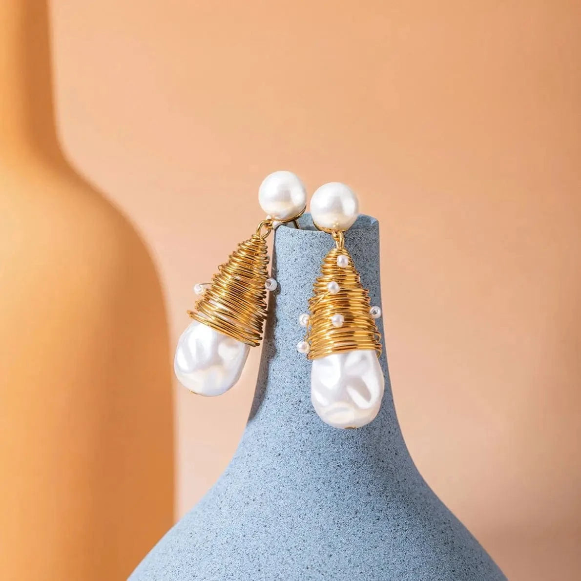 TRENDY / E2672 E2672 18K Gold Plated Stainless Steel Fashion Wrapped Pearl Earrings