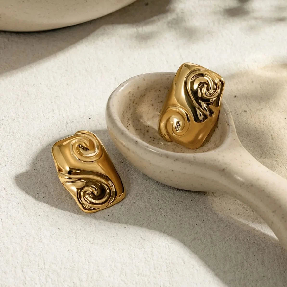 Trendy / E2673 E2673 Design 18K PVD Gold Steel High Polished Wave Texture Spiral Rectangle Shaped Earrings For Women