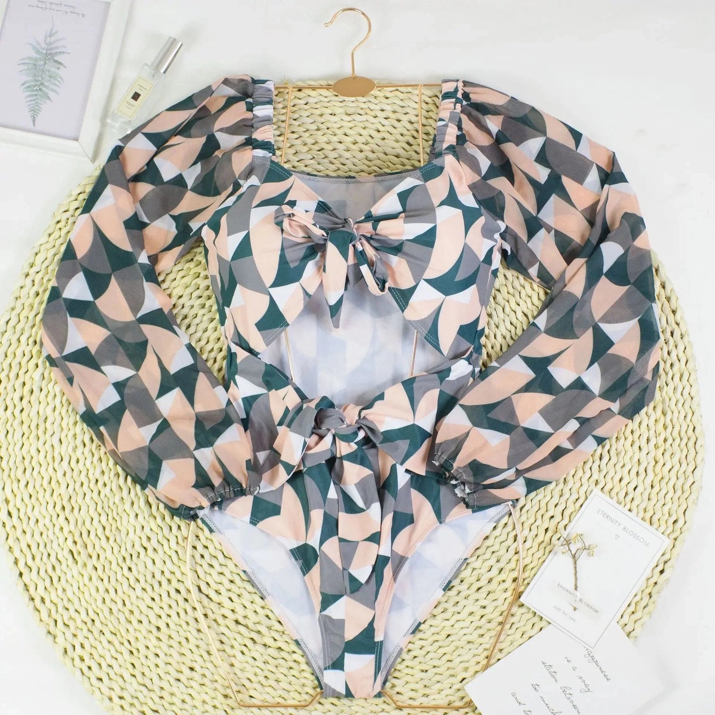 TW New 2024 Printed Women Swimwear V-Neck Bathing Suit Beachwear Hollow Out Swimsuit One Pieces Long Sleeve Swimming Wear