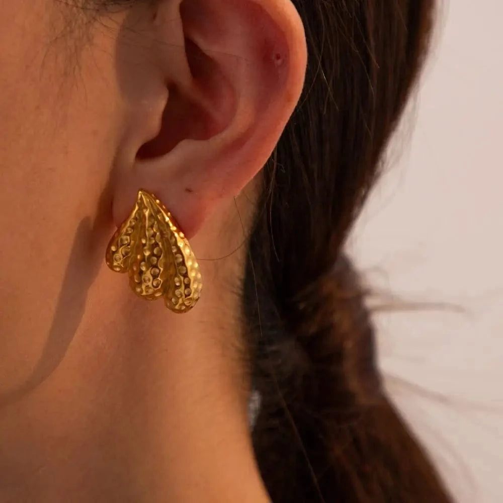 Vintage / E1977 E1977 Fashion Jewelry Earring Stainless Steel Gold Plated Irregular Shell Shape Hammer Stud Earrings