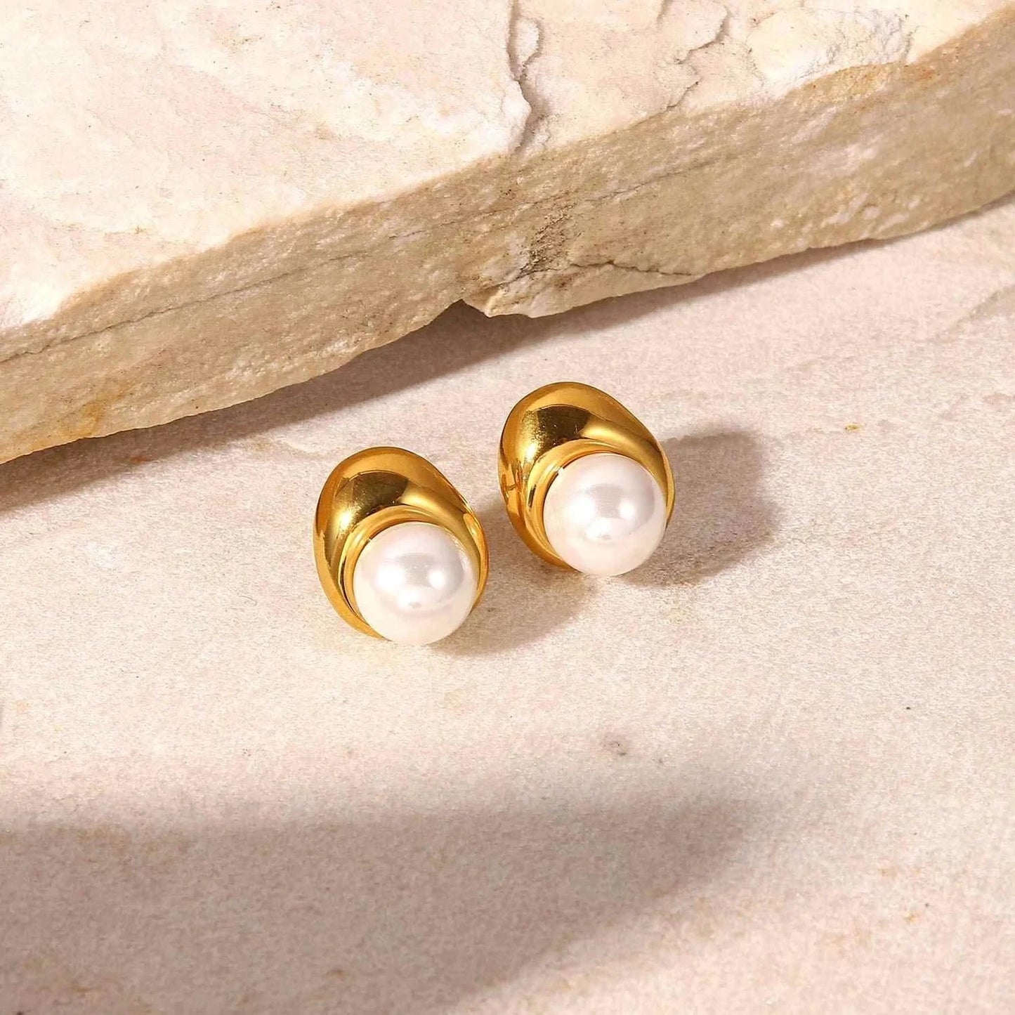 Vintage / E2251 E2251 Waterproof Jewelry 18K Gold Plated Pearl Earring Stainless Steel Pearl stud Earring for Women