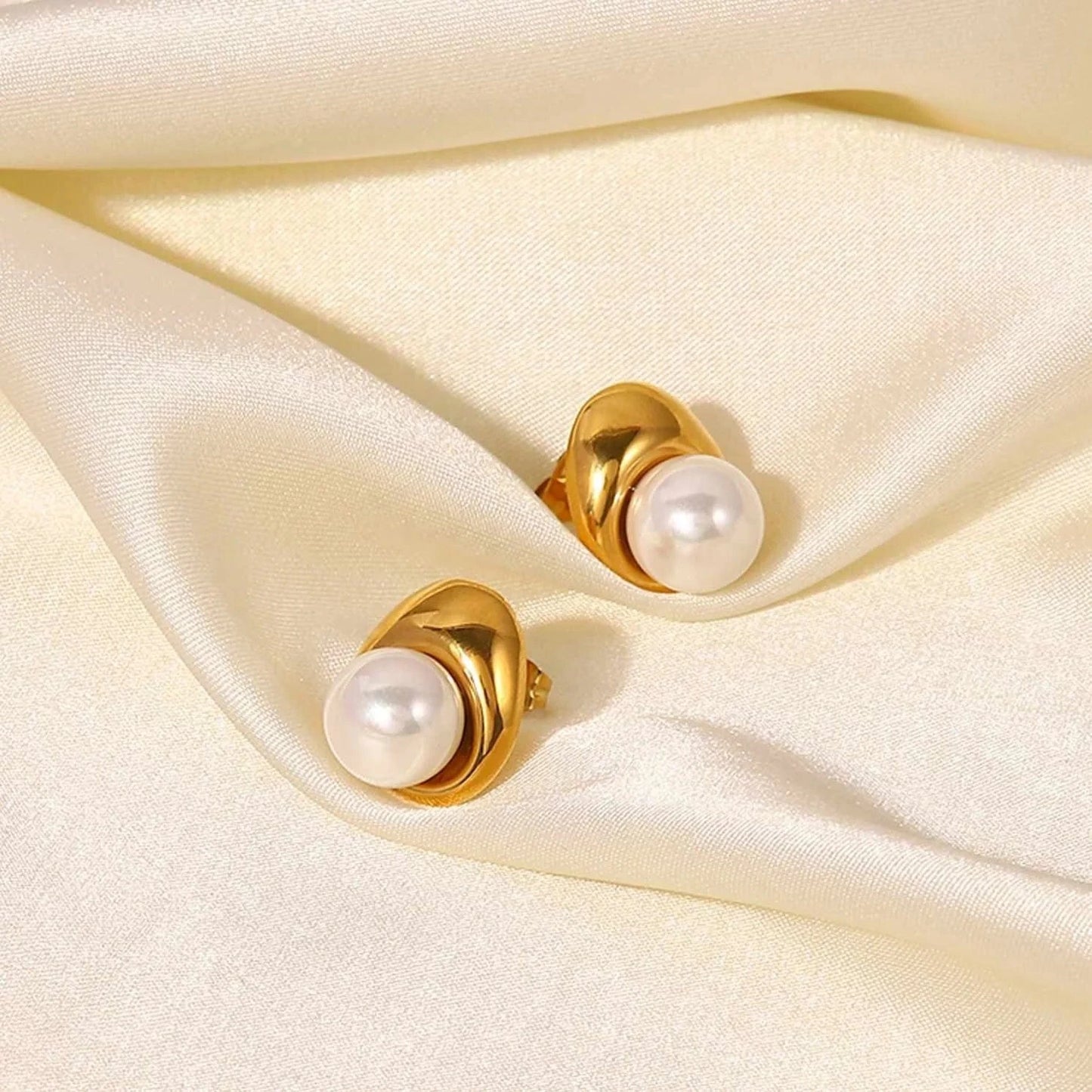 Vintage / E2251 E2251 Waterproof Jewelry 18K Gold Plated Pearl Earring Stainless Steel Pearl stud Earring for Women