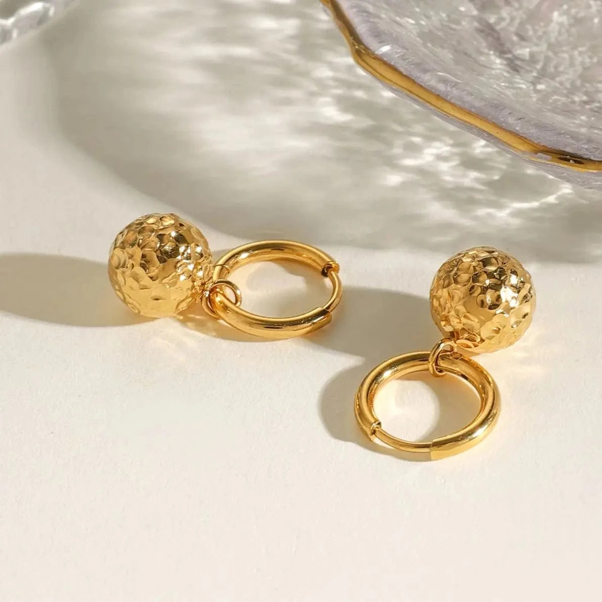 vintage / E2438 E2438 Fashion Jewelry 18K PVD Stainless Steel Gold Hammered Ball Clip Earrings